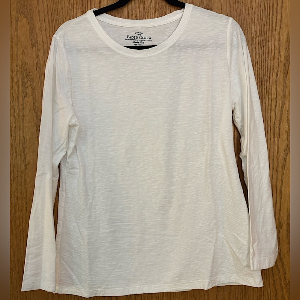 Woman’s White Long Sleeve Top